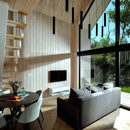Luxury Homes Near The Beach, * ميلنو