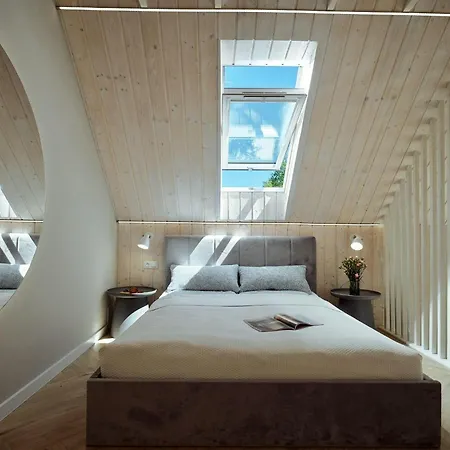 Luxury Homes Near The Beach,